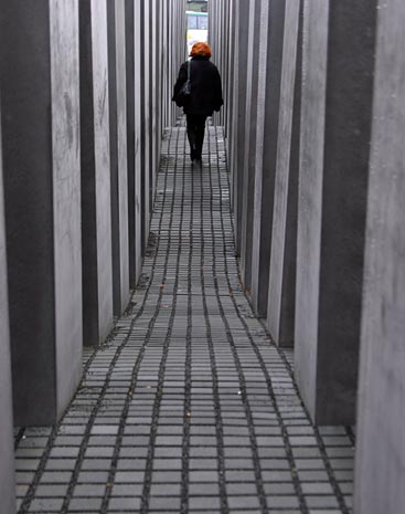 Memorial to the Murdered Jews of Europe, Detail