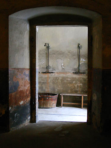 Theresienstadt, Showers